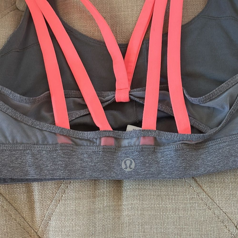 Lululemon - Picture 3 of 5